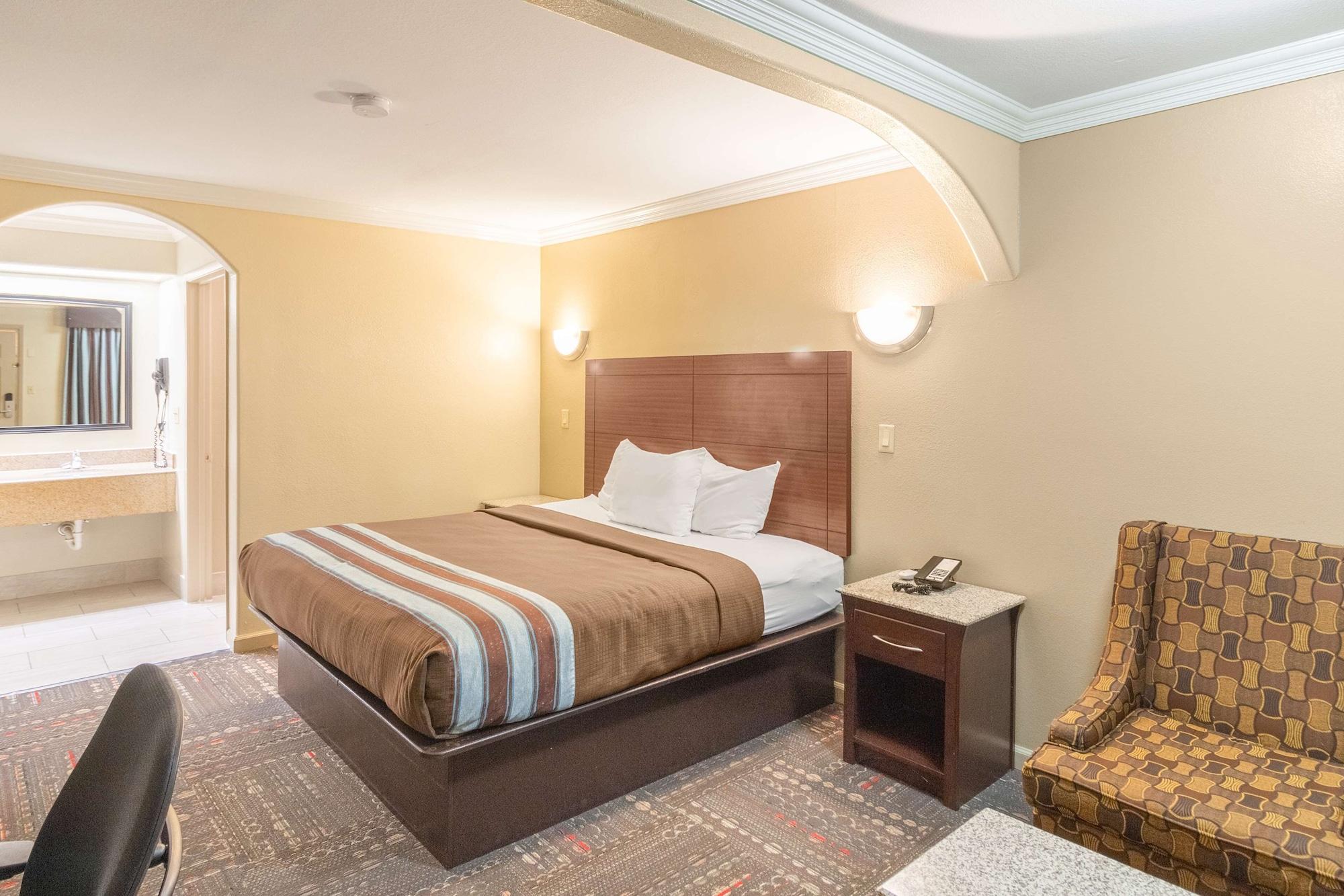 Americas Best Value Inn Houston Heights At I-45 Exterior foto